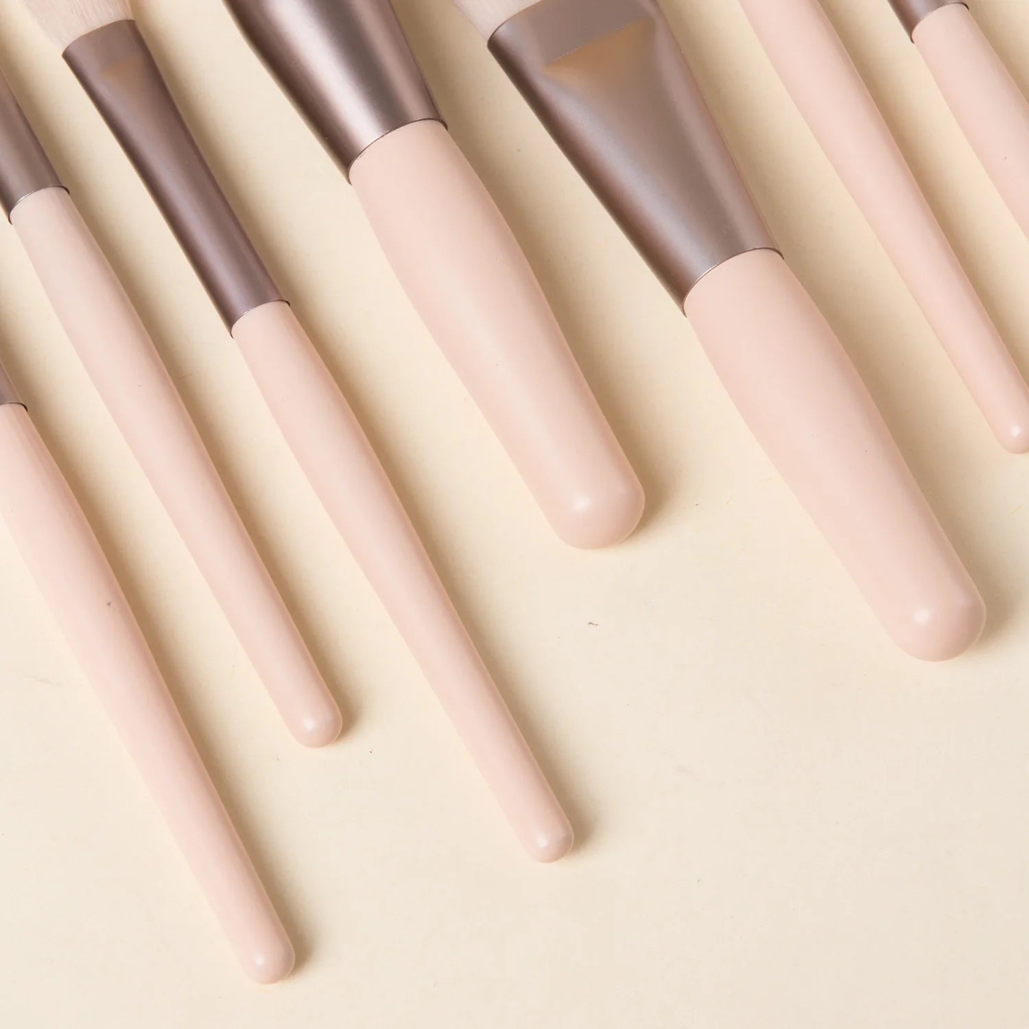 8Pcs Makeup Brush Set Makeup Concealer Brush Blush Loose Powder Brush Eye Shadow Highlighter Foundation Brush Beauty Tools